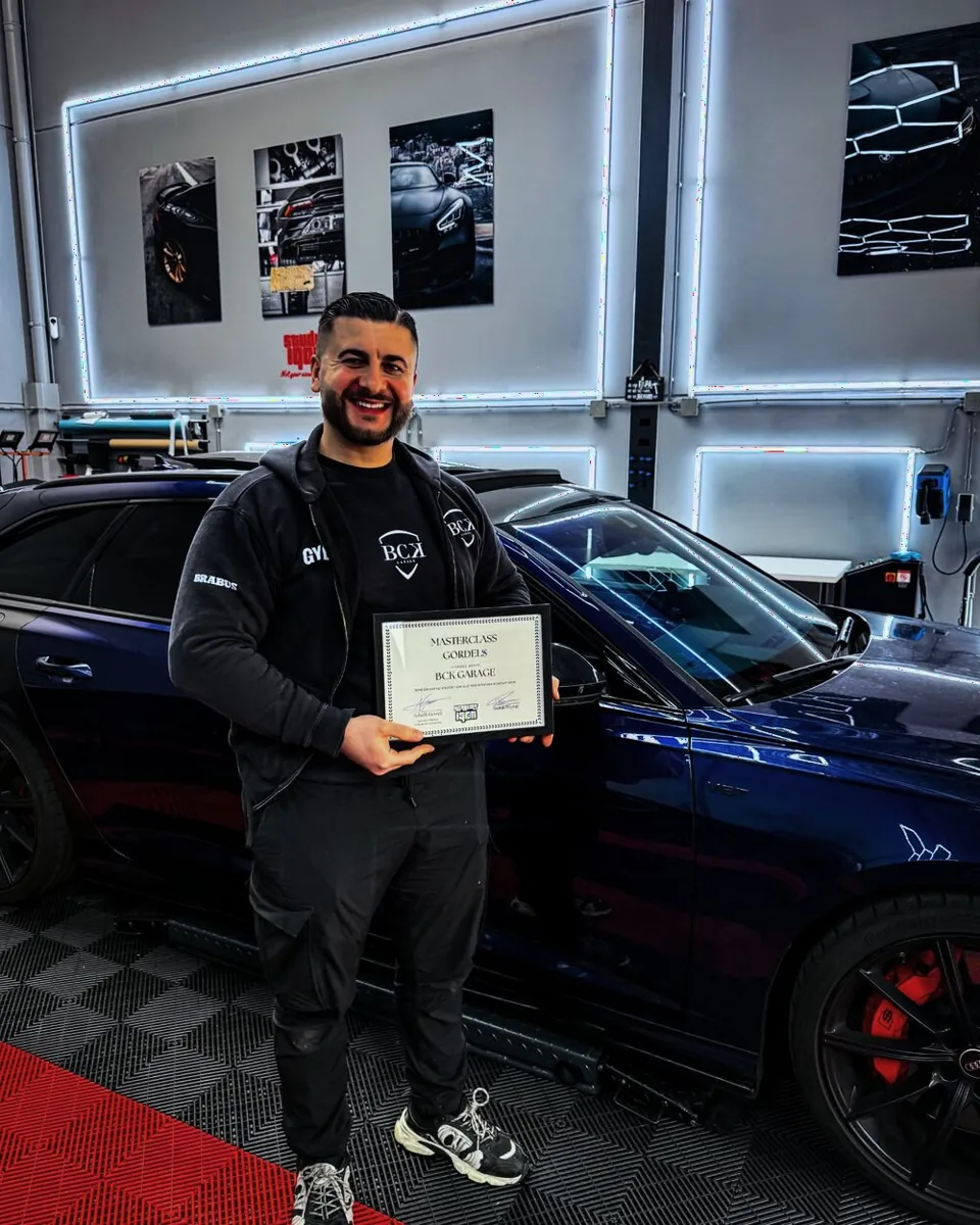 BCK Garage met certificaat van Academy IQON